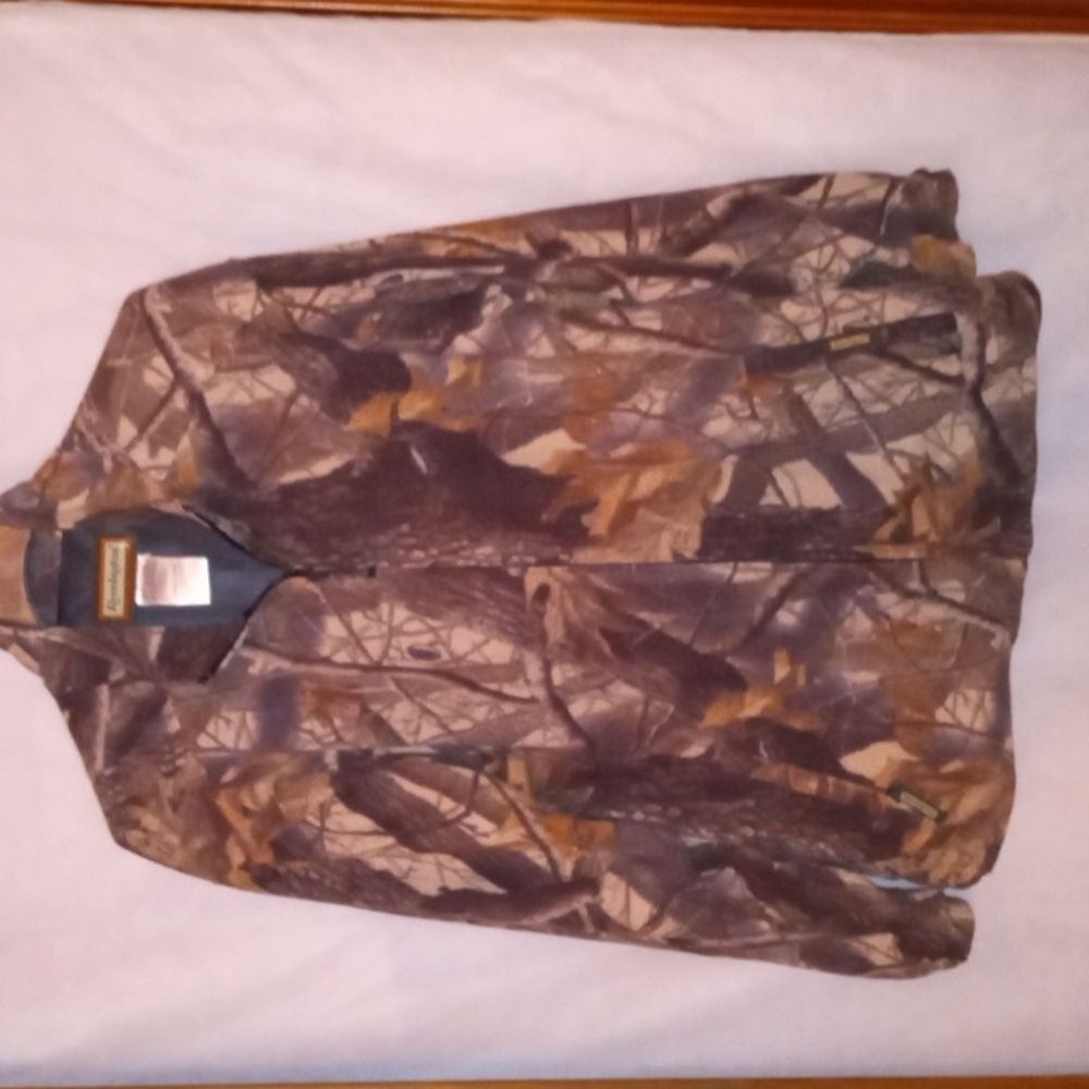 Large Remington camo zipup lightweight jacket